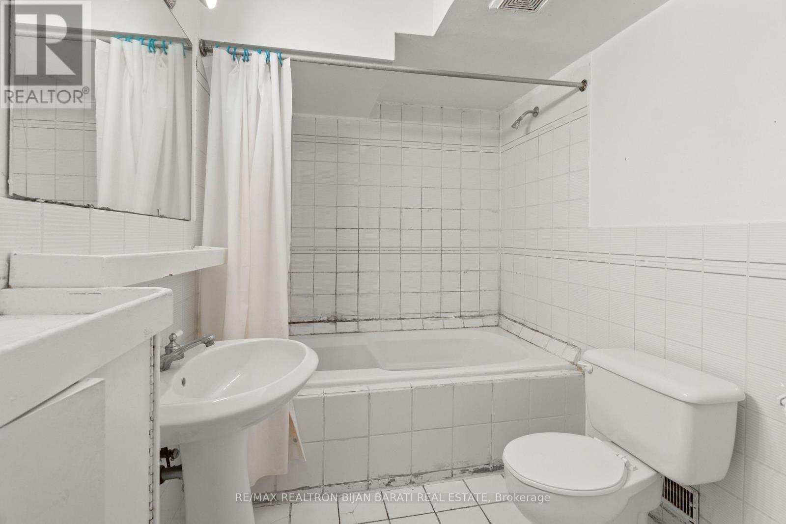 195 Moore Park Avenue, Toronto, Ontario  M2M 1N3 - Photo 7 - C12153135
