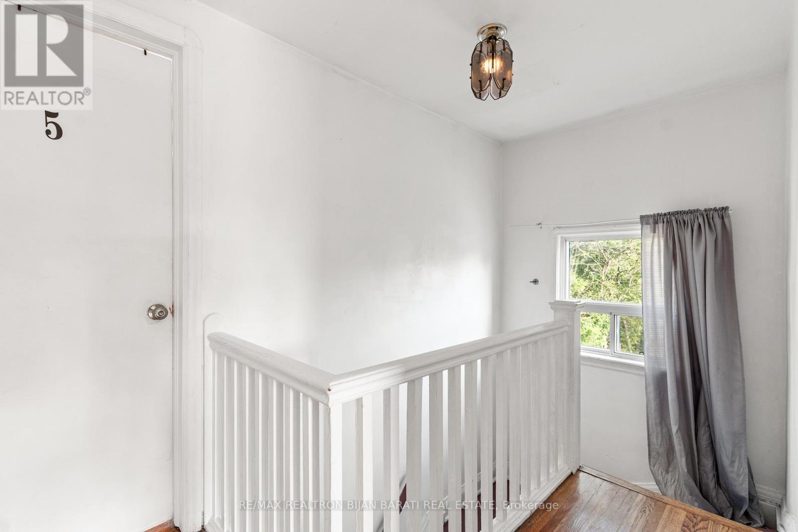 195 Moore Park Avenue, Toronto, Ontario  M2M 1N3 - Photo 9 - C12153135