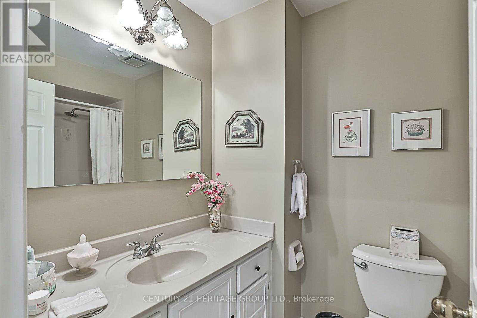 28 Spence Drive, Aurora, Ontario  L4G 5V7 - Photo 17 - N12146733
