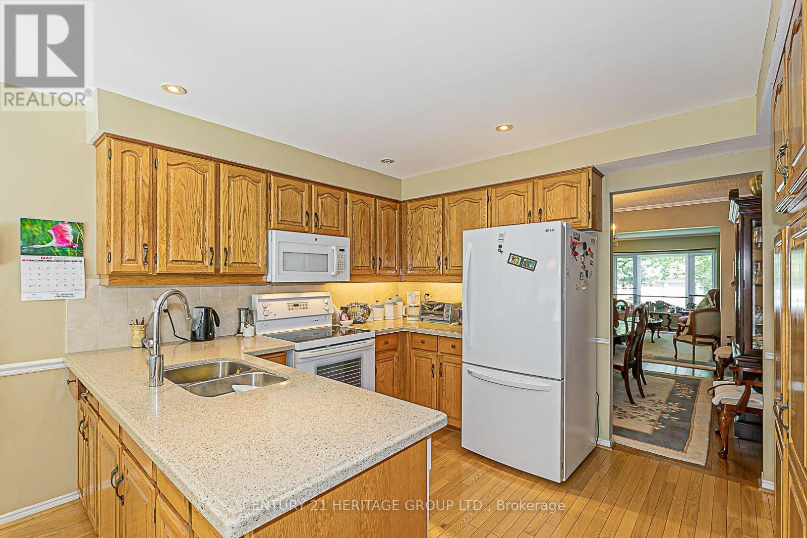 28 Spence Drive, Aurora, Ontario  L4G 5V7 - Photo 10 - N12146733