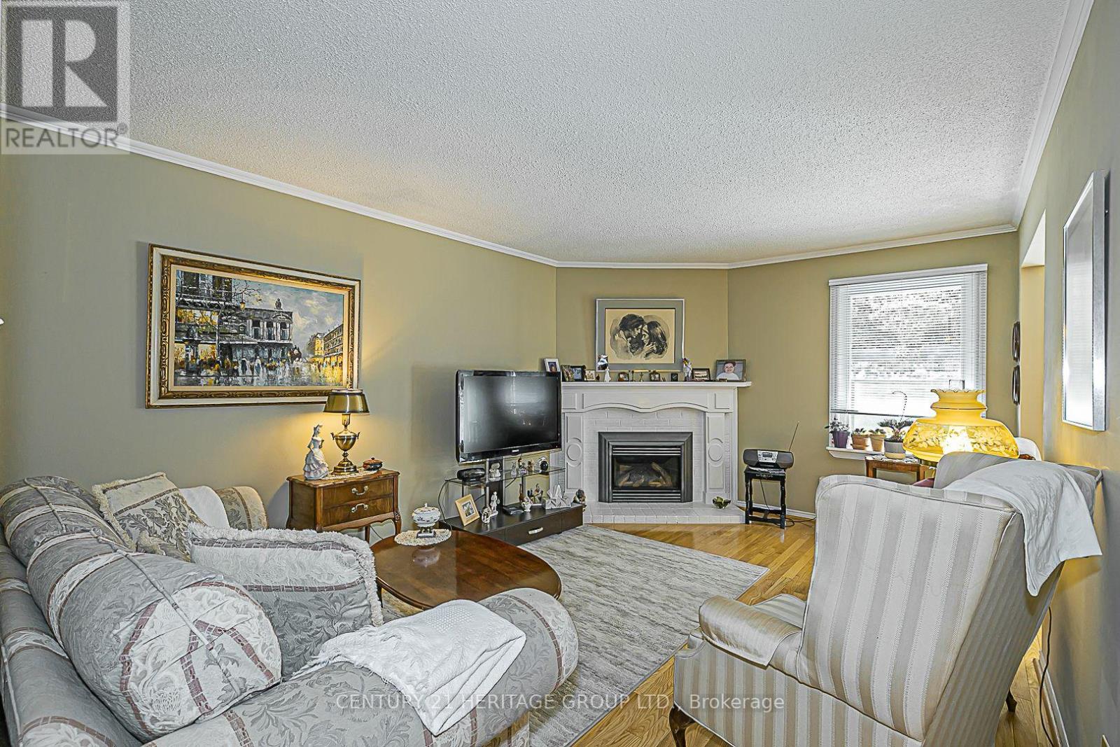 28 Spence Drive, Aurora, Ontario  L4G 5V7 - Photo 7 - N12146733