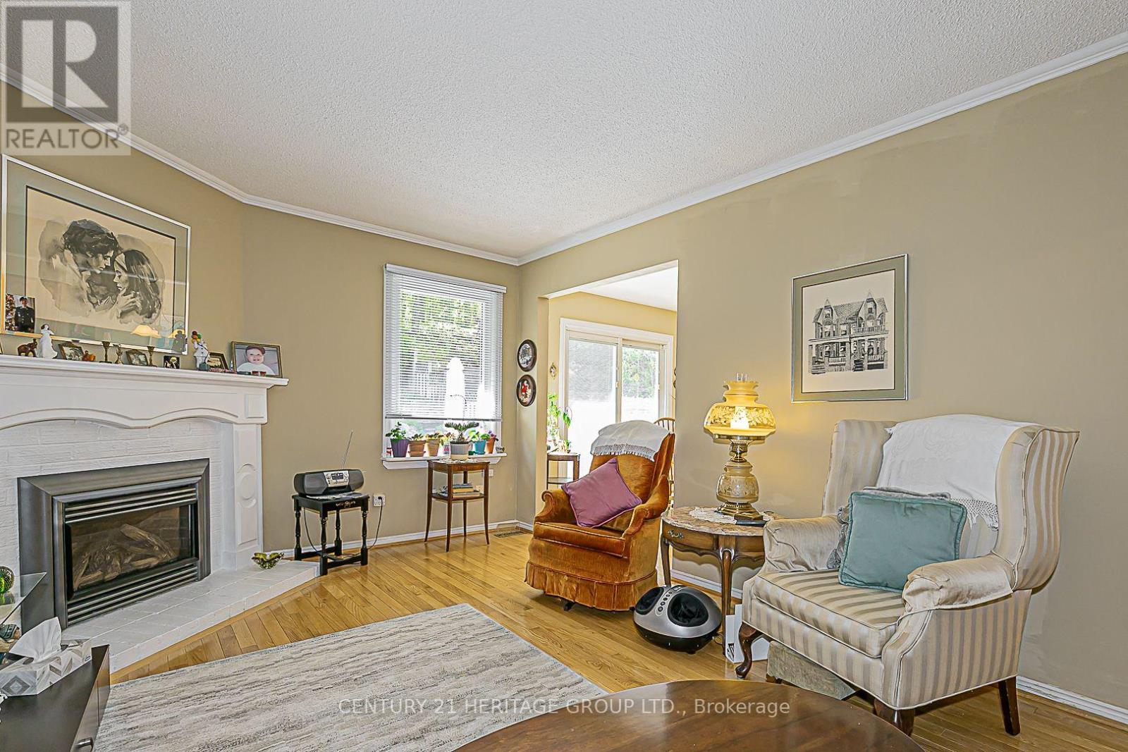 28 Spence Drive, Aurora, Ontario  L4G 5V7 - Photo 8 - N12146733