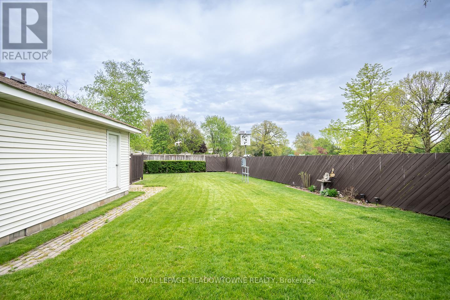 Property at 852 EDISON COURT image 4