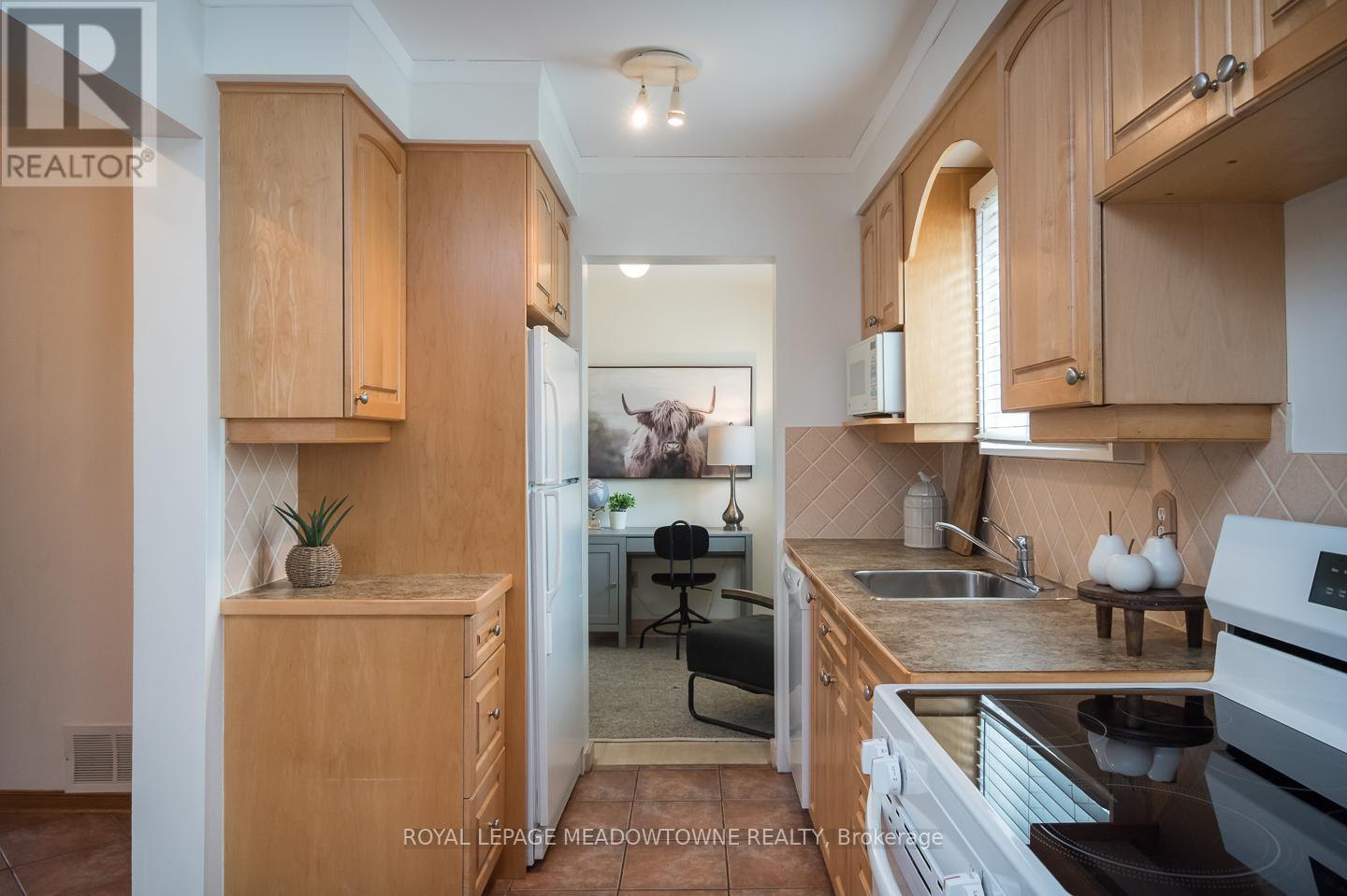 852 Edison Court, Milton, Ontario  L9T 3W1 - Photo 13 - W12150682
