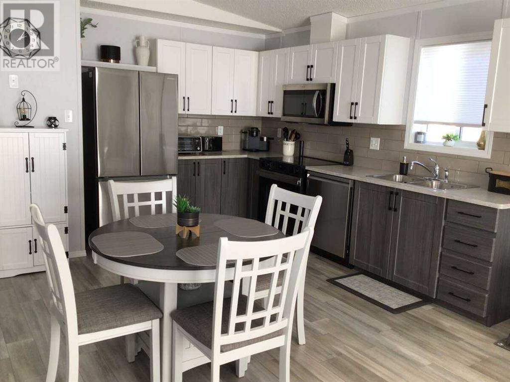 66, 15 Mackenzie Ranch Way, Lacombe, Alberta  T4L 0B4 - Photo 9 - A2204356