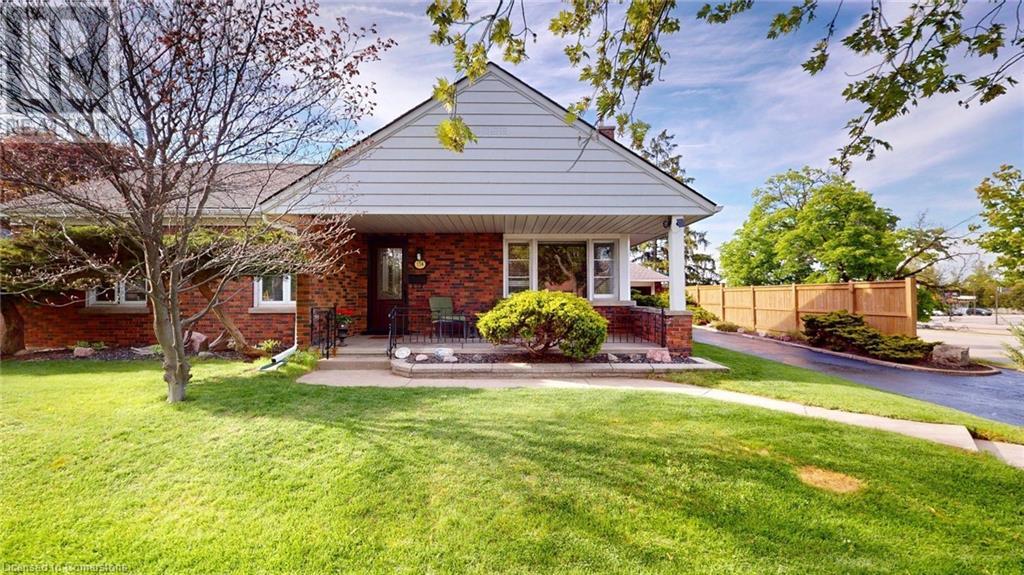 Property at 134 QUEENSWAY Drive image 1