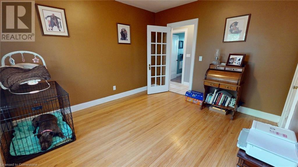 Property at 134 QUEENSWAY Drive image 3