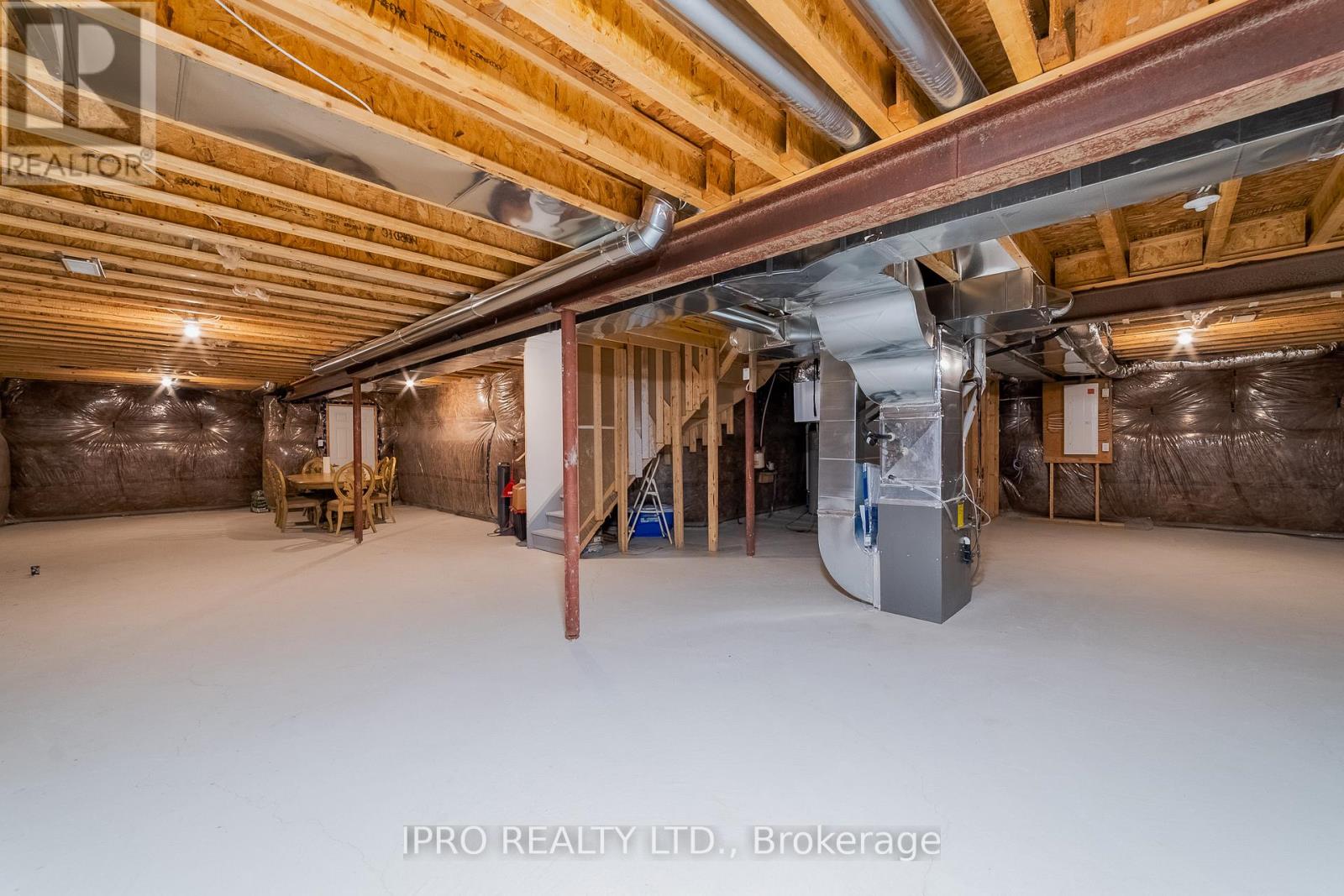 1044 Hardy Way, Innisfil, Ontario  L0L 1W0 - Photo 34 - N12153095