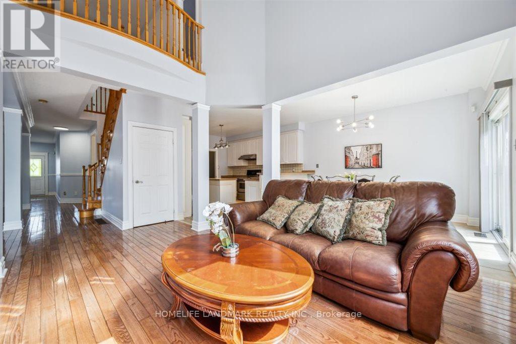 3294 Artesian Drive, Mississauga, Ontario  L5M 7J8 - Photo 10 - W12153075