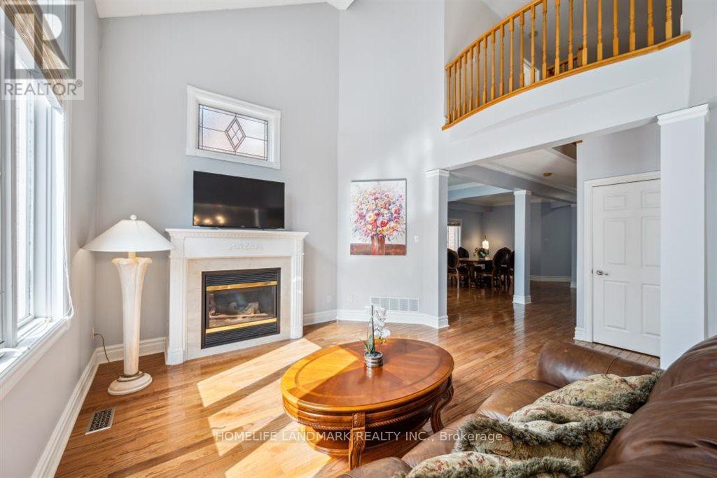 3294 Artesian Drive, Mississauga, Ontario  L5M 7J8 - Photo 11 - W12153075