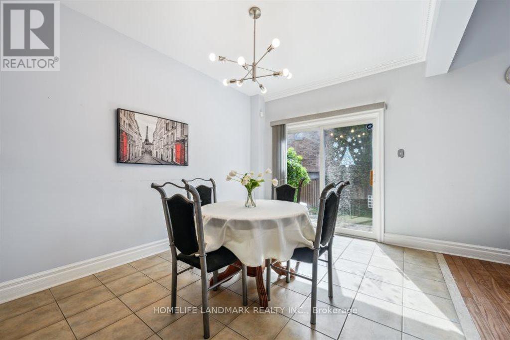 3294 Artesian Drive, Mississauga, Ontario  L5M 7J8 - Photo 12 - W12153075