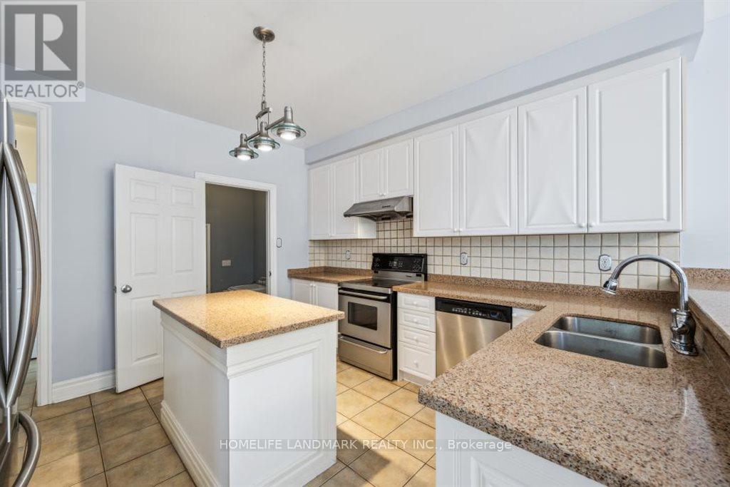 3294 Artesian Drive, Mississauga, Ontario  L5M 7J8 - Photo 13 - W12153075