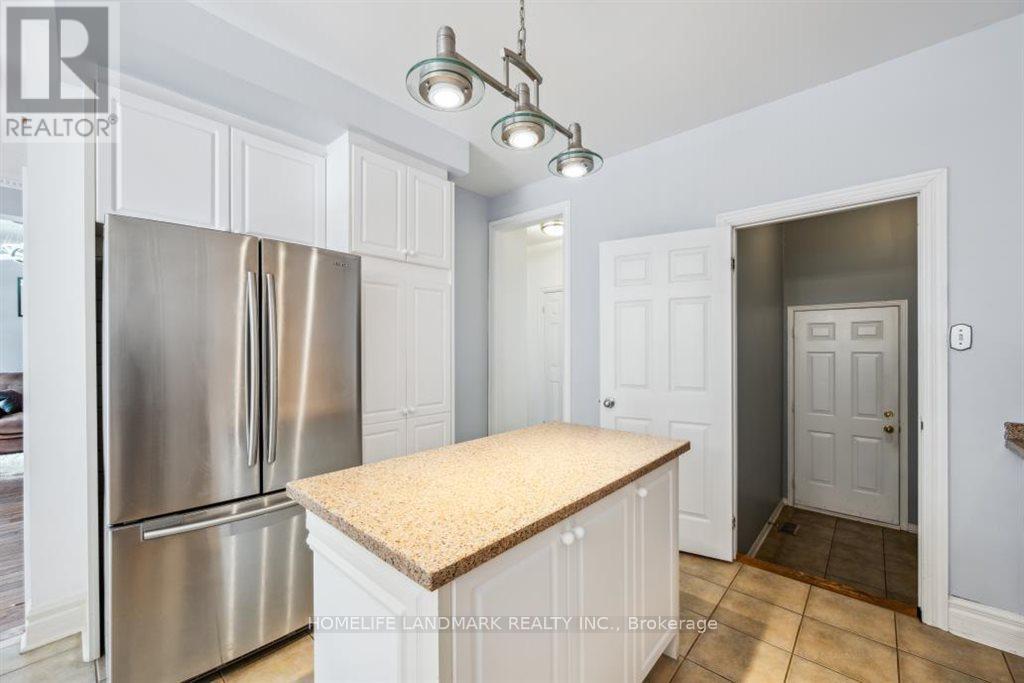 3294 Artesian Drive, Mississauga, Ontario  L5M 7J8 - Photo 14 - W12153075