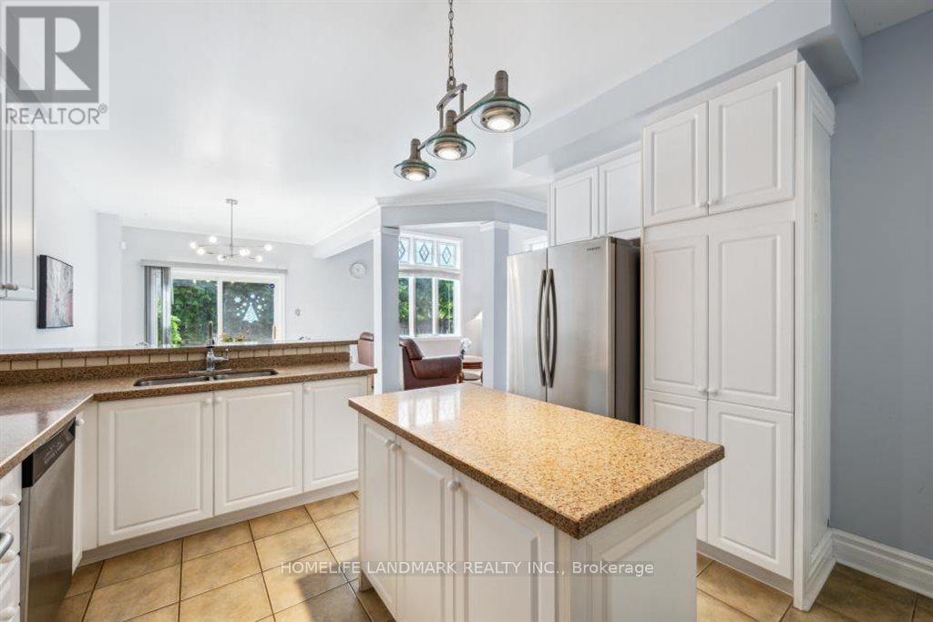 3294 Artesian Drive, Mississauga, Ontario  L5M 7J8 - Photo 15 - W12153075