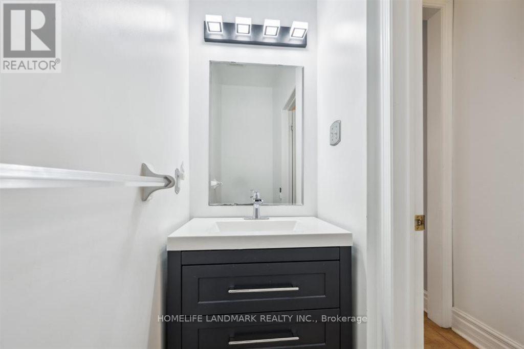 3294 Artesian Drive, Mississauga, Ontario  L5M 7J8 - Photo 18 - W12153075