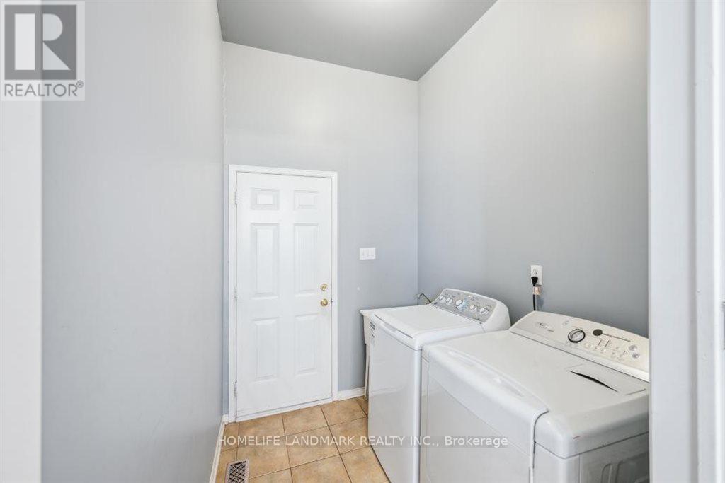 3294 Artesian Drive, Mississauga, Ontario  L5M 7J8 - Photo 19 - W12153075