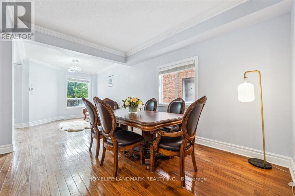 3294 Artesian Drive, Mississauga, Ontario  L5M 7J8 - Photo 4 - W12153075
