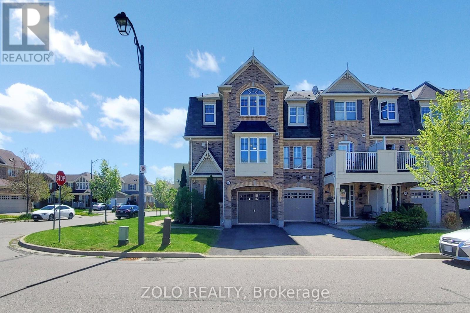 Property at 201 WOODLEY CRESCENT image 2