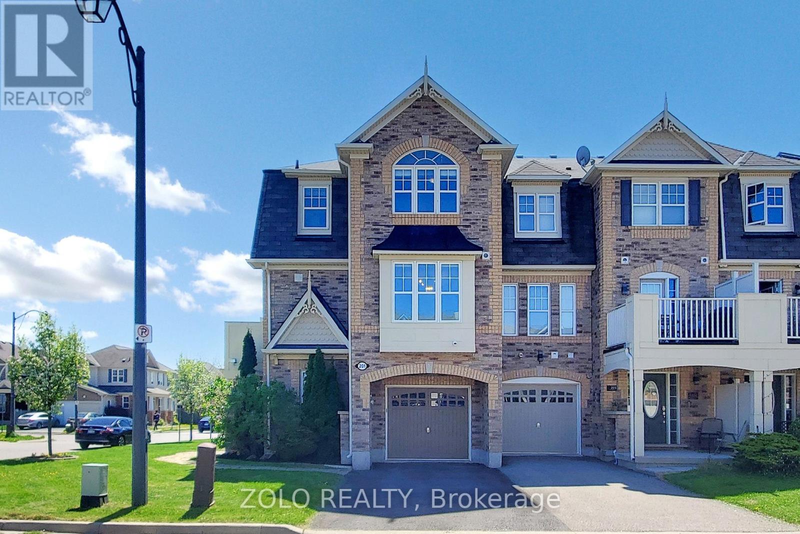 Property at 201 WOODLEY CRESCENT image 5