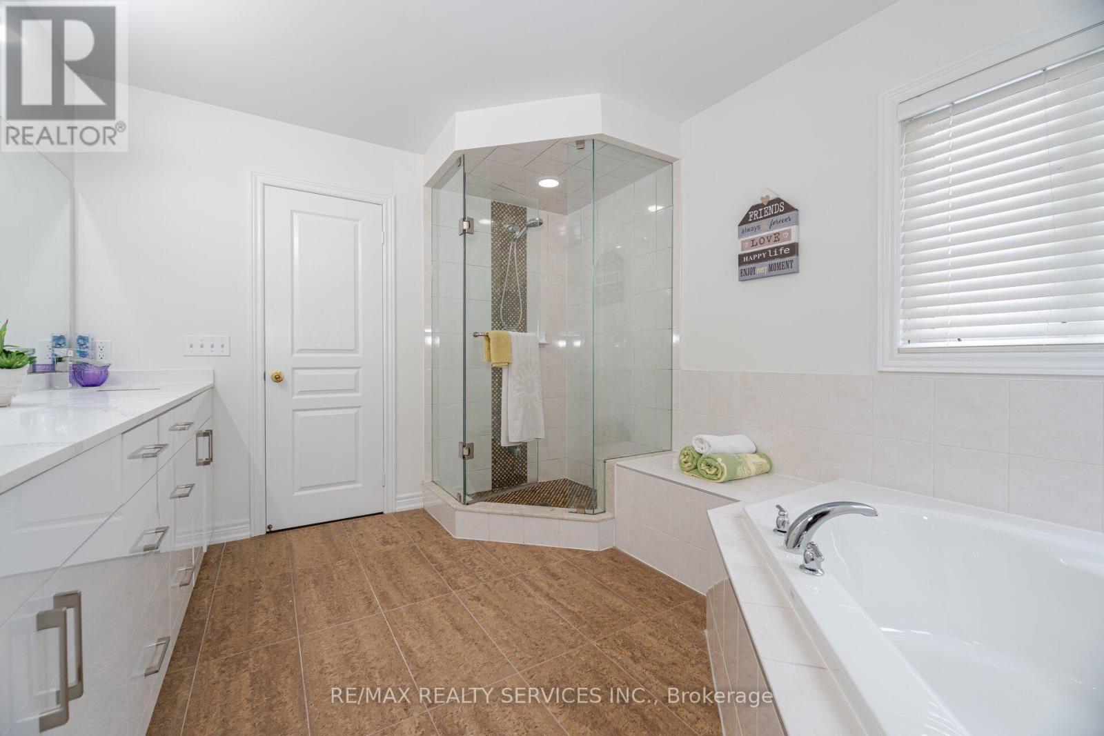 71 Vanderpool Crescent, Brampton, Ontario  L6P 3W2 - Photo 26 - W12153086