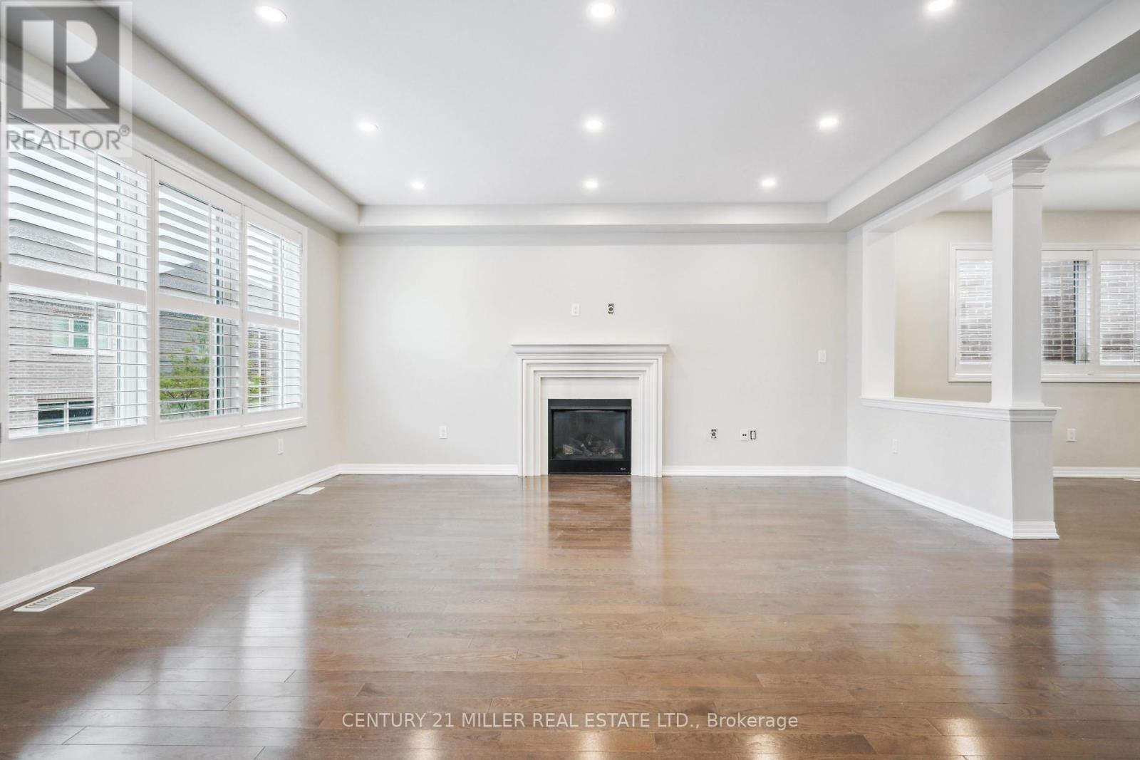 252 Wisteria Way, Oakville, Ontario  L6M 1L3 - Photo 12 - W12153093