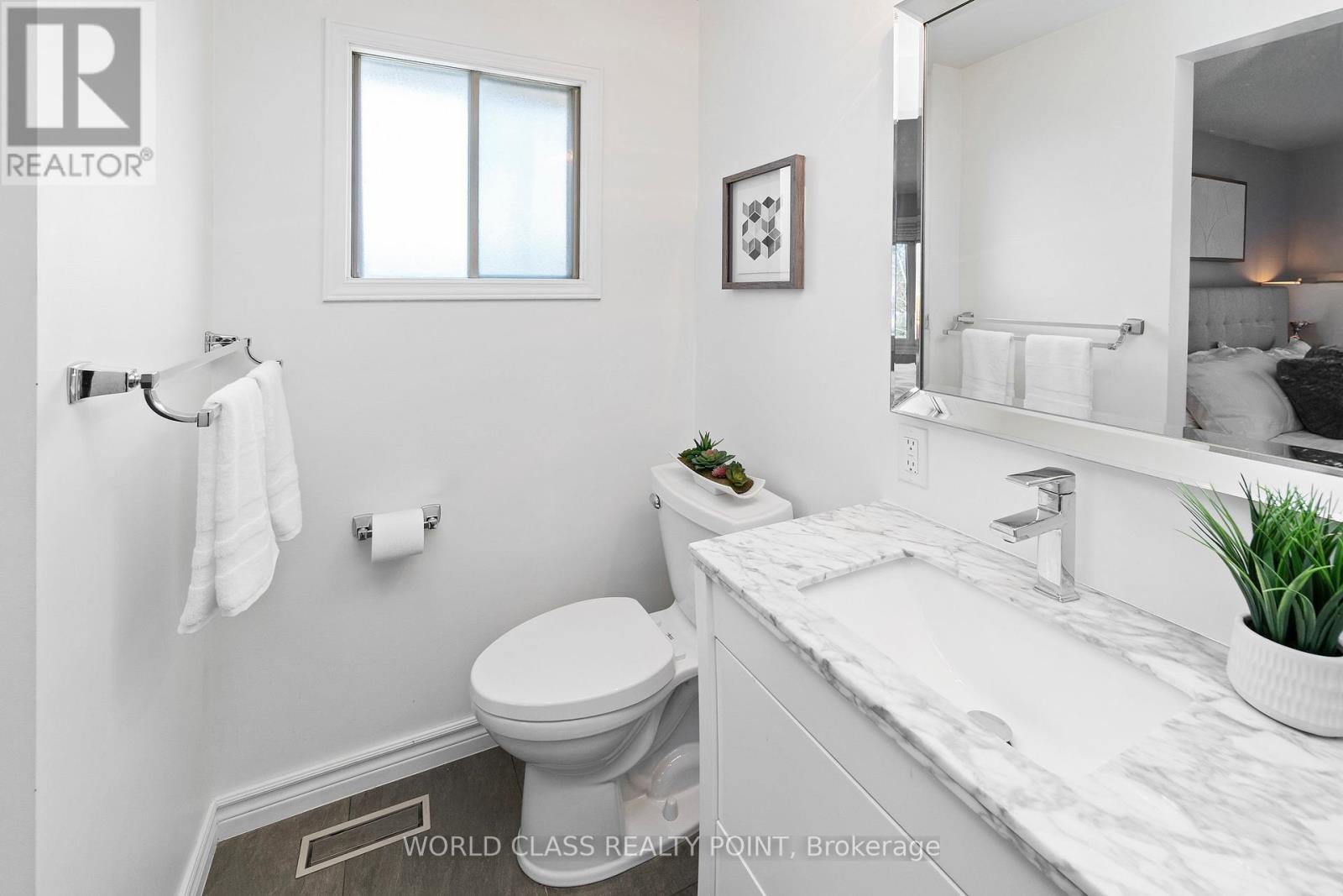 4228 White Spruce Court, Mississauga, Ontario  L5C 3X5 - Photo 26 - W12153096