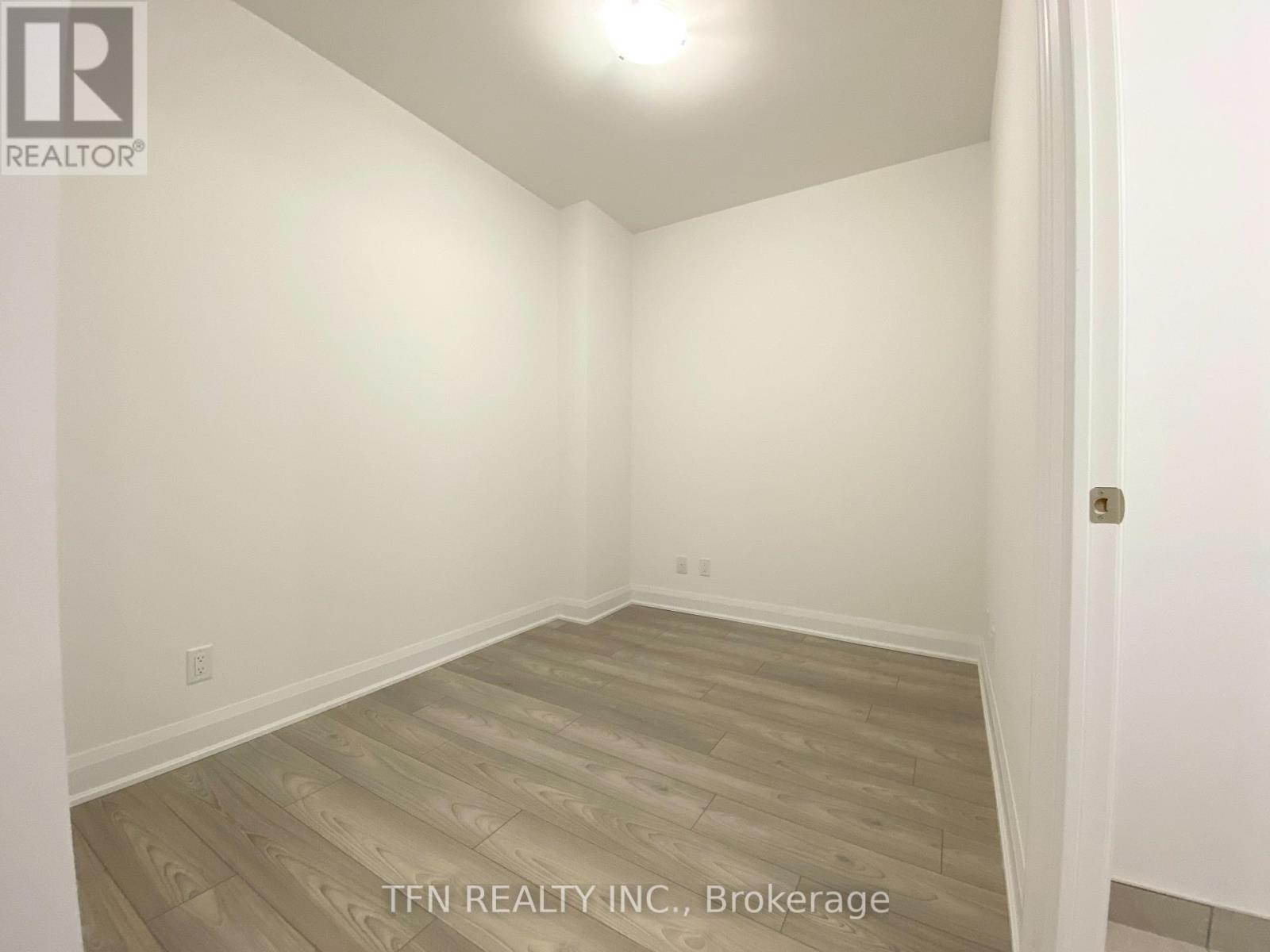 2403 - 36 Elm Drive W, Mississauga, Ontario  L5B 0N3 - Photo 26 - W12153121