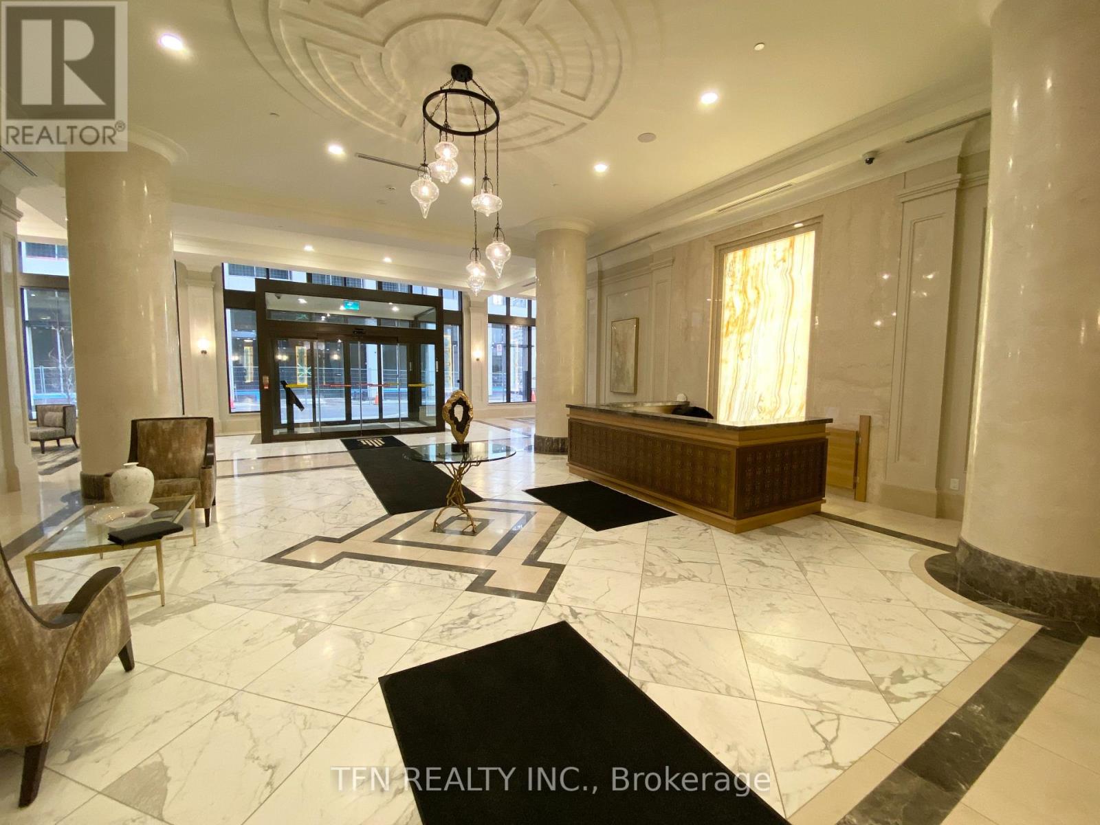2403 - 36 Elm Drive W, Mississauga, Ontario  L5B 0N3 - Photo 8 - W12153121