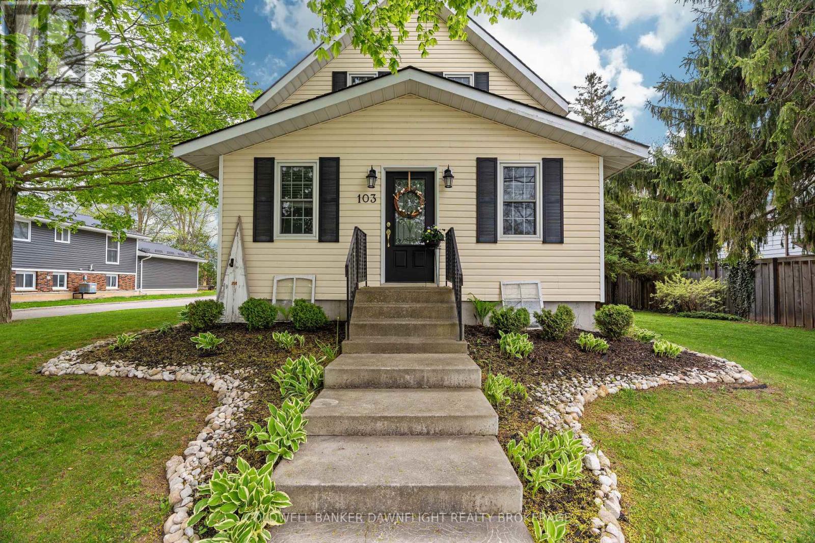 103 Richmond Street S, Bluewater, Ontario  N0M 1X0 - Photo 3 - X12071762