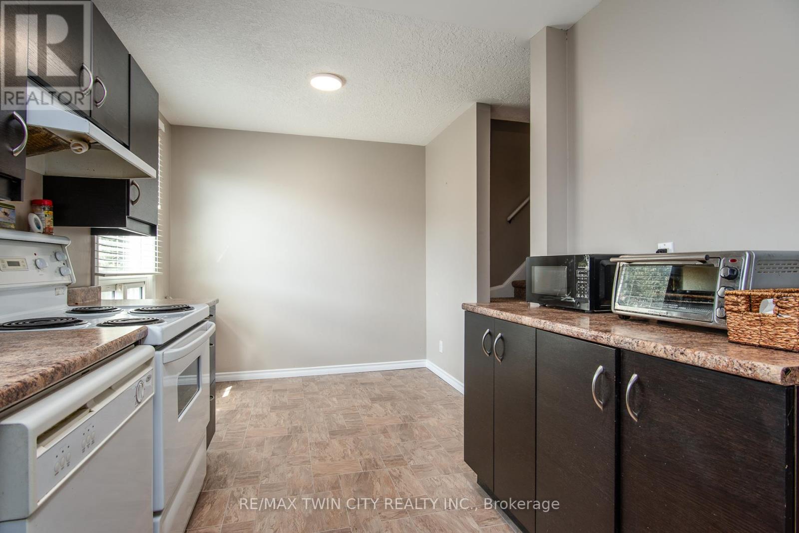 9 - 80 Old Country Drive, Kitchener, Ontario  N2E 2E5 - Photo 27 - X12153133