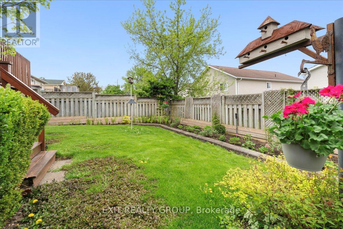 41 Faraday Gardens, Belleville, Ontario  K8P 5J5 - Photo 31 - X12153161