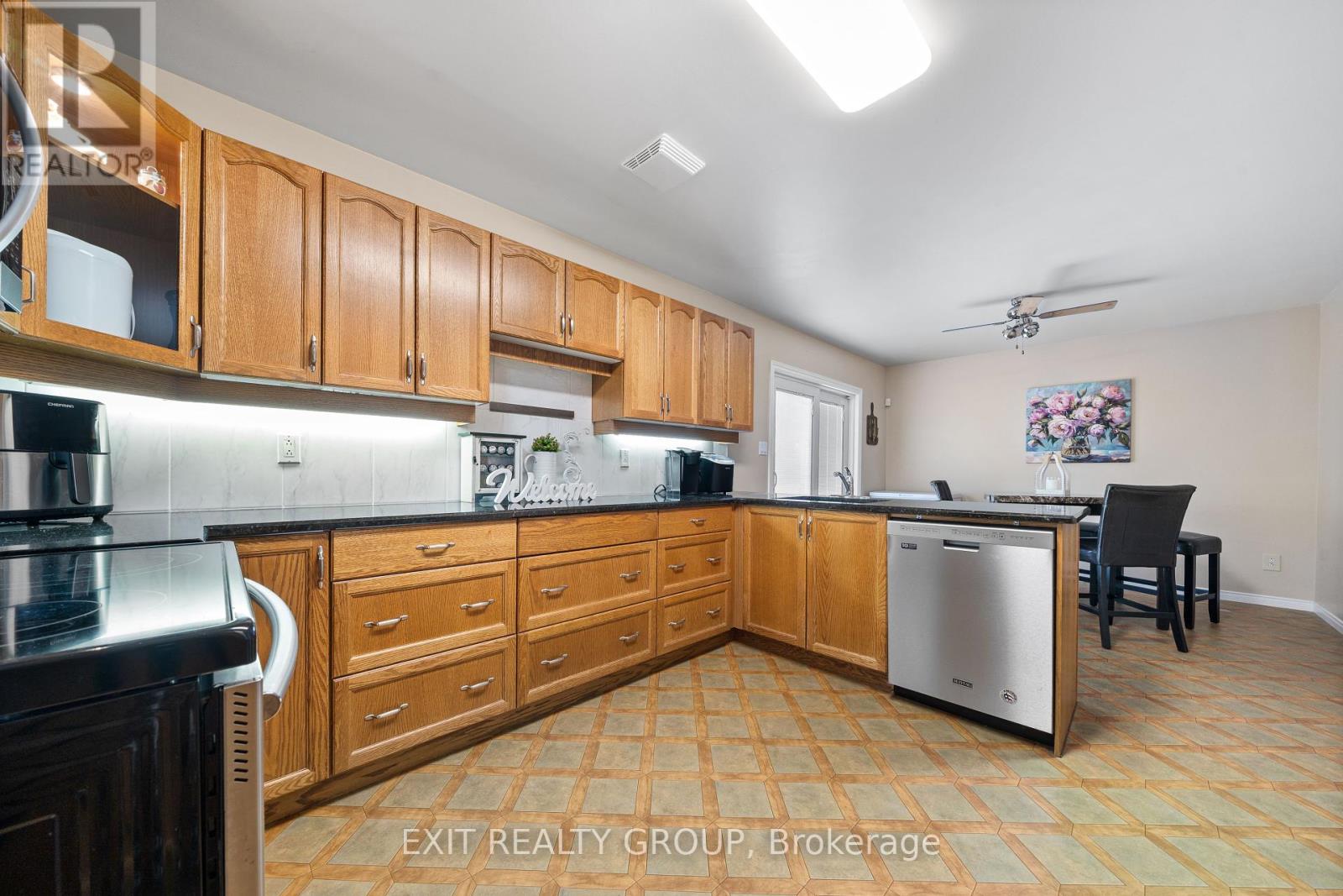 44 Bleeker Avenue, Quinte West, Ontario  K8V 6M8 - Photo 11 - X12153207