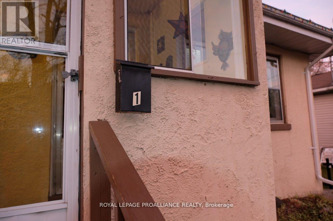 Property at 527 FRONT STREET image 3
