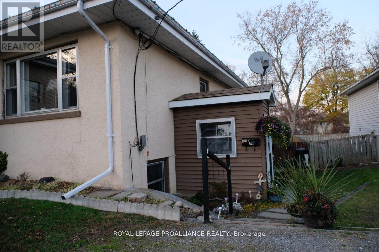 527 Front Street, Quinte West, Ontario  K8V 4R4 - Photo 38 - X12153223