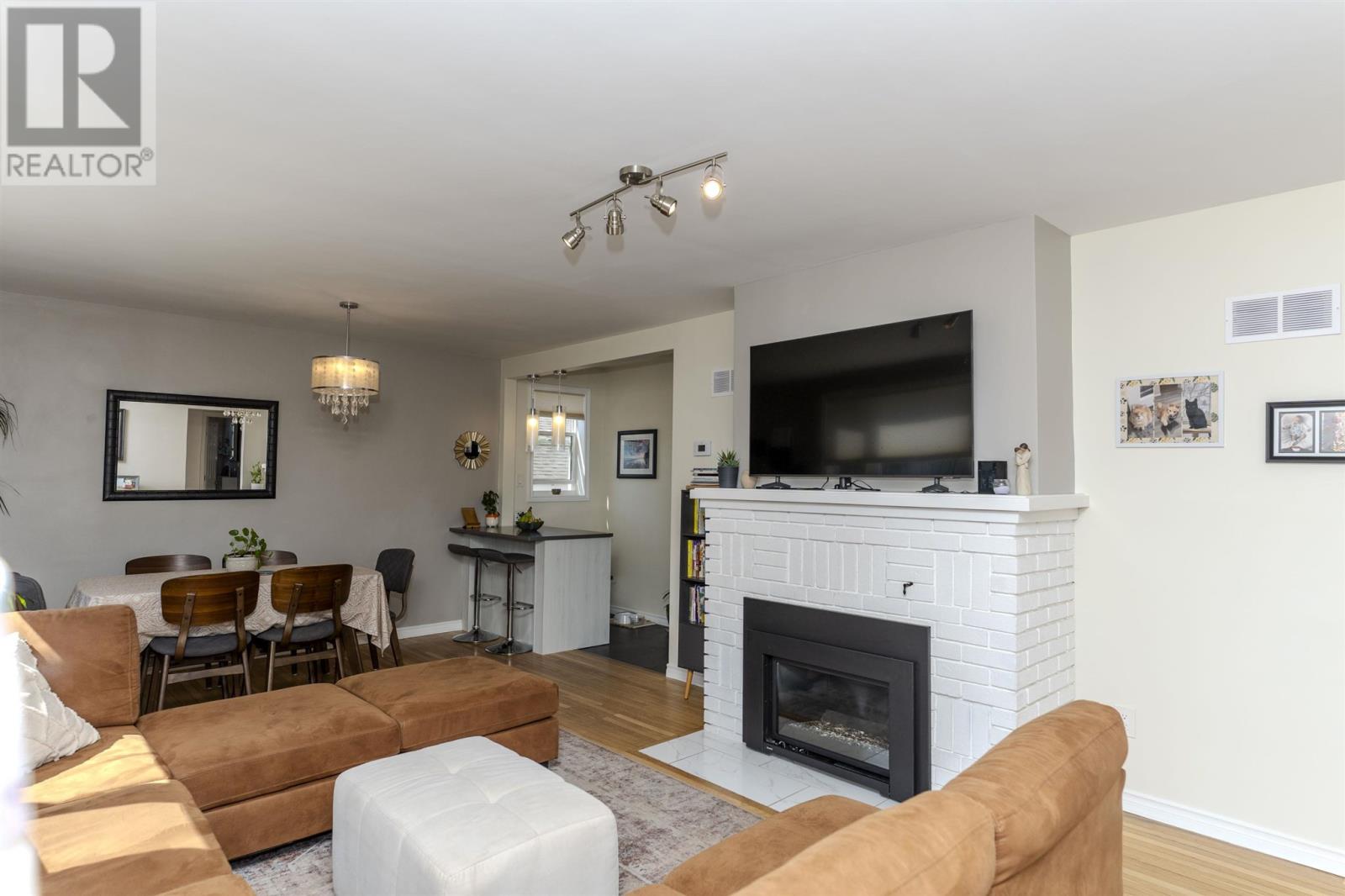 Property at 168 Hill ST image 5