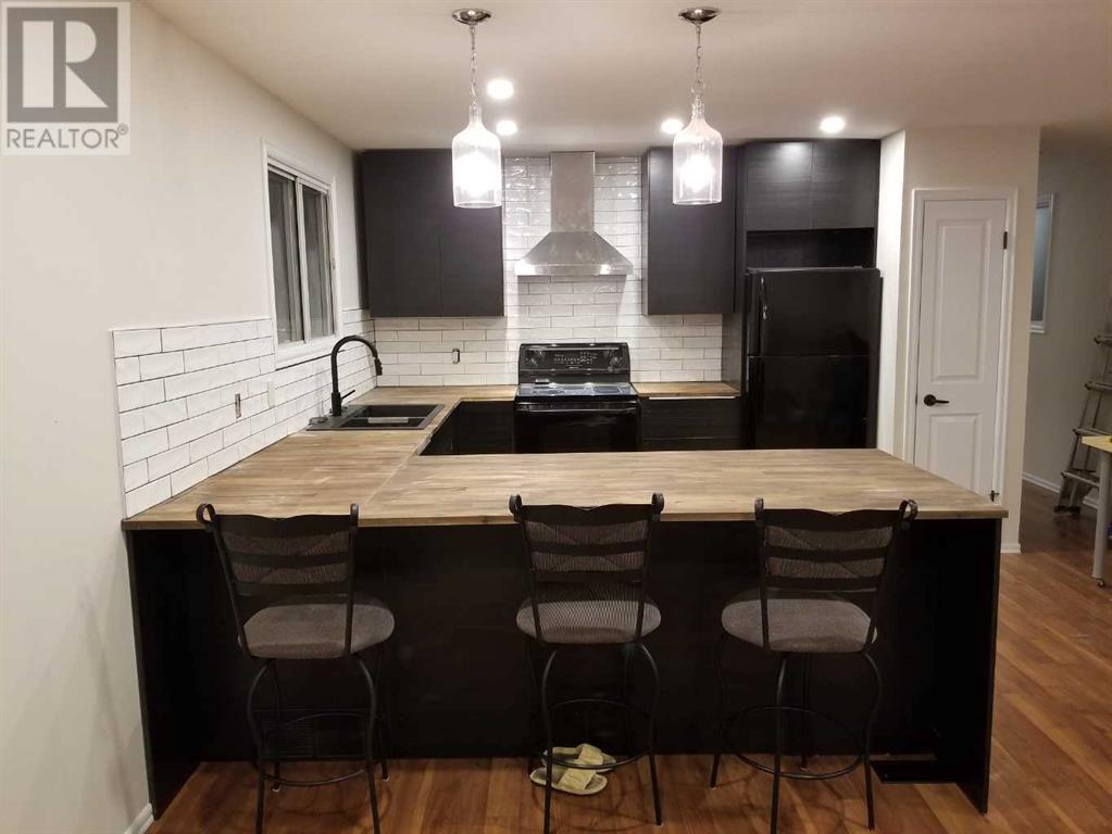 Property at 7420 36 Avenue NW image 3