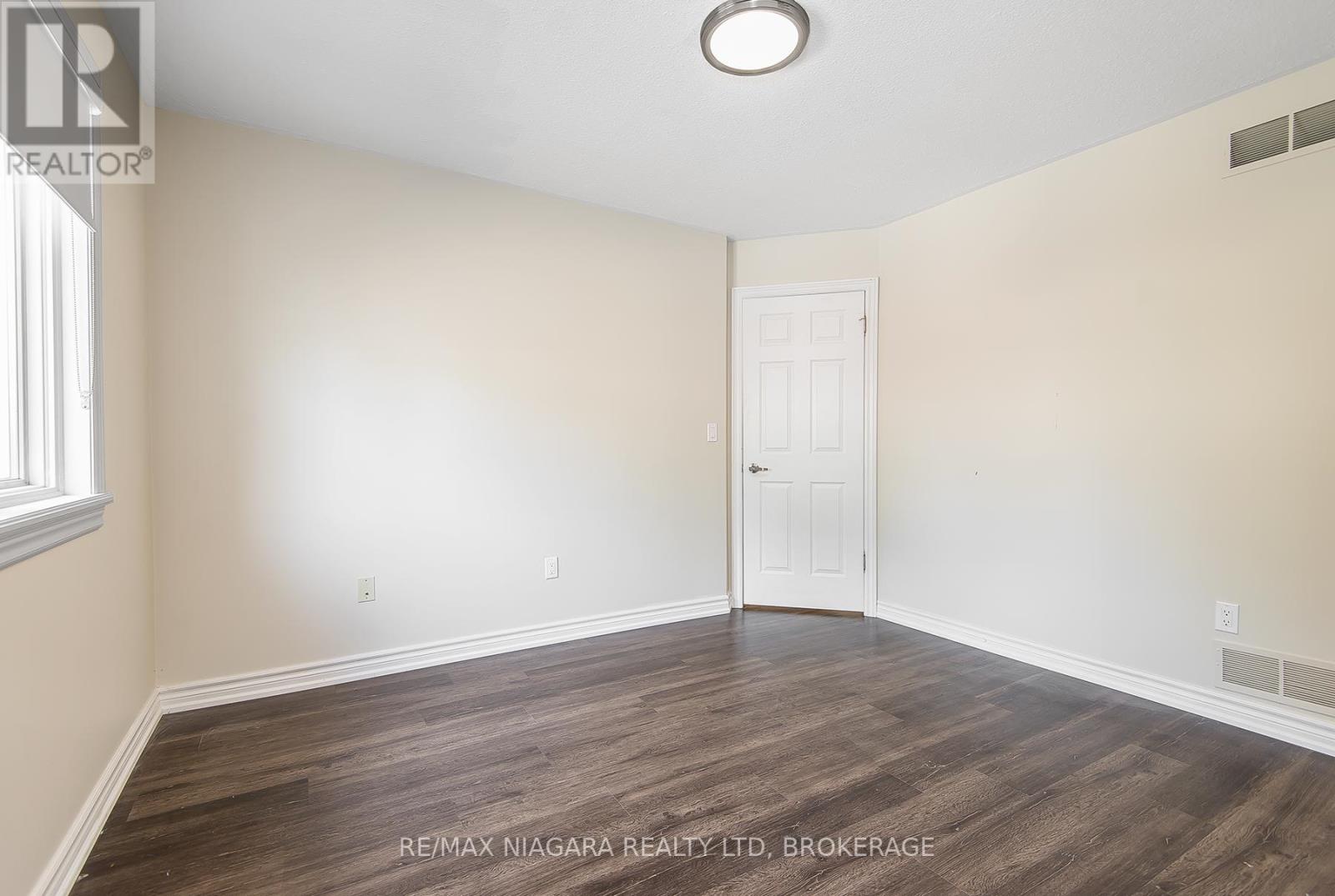 1 - 1616 Pelham Street, Pelham (Fonthill), Ontario  L0S 1E5 - Photo 31 - X12153156