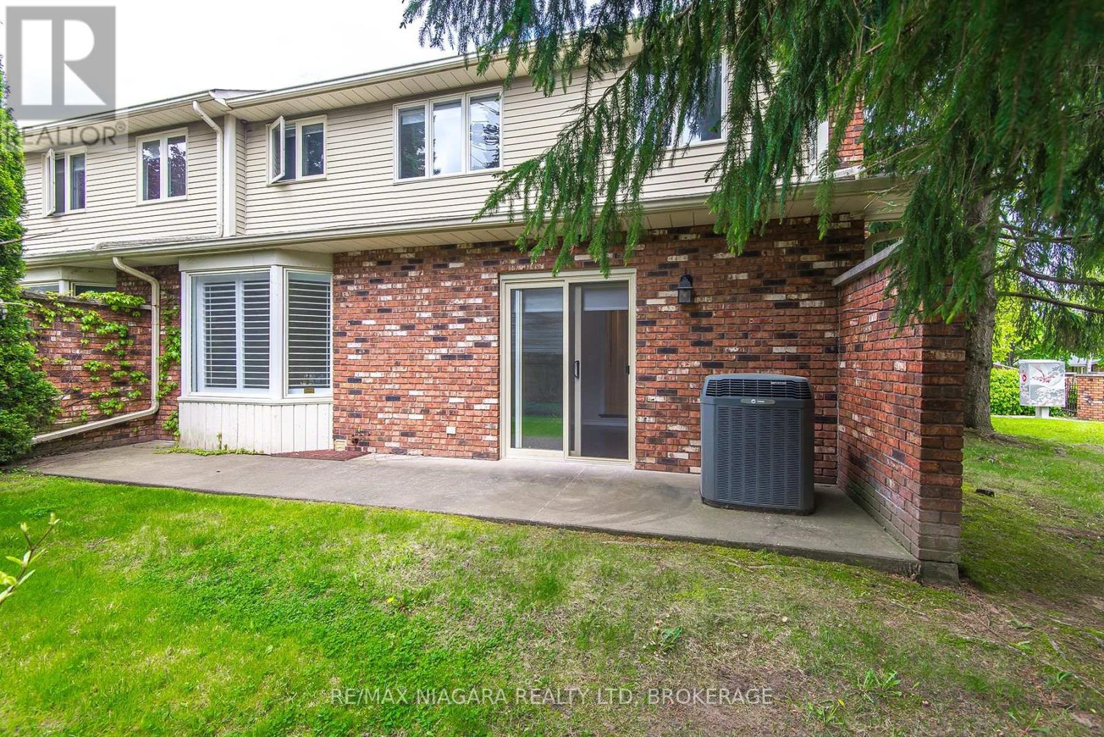 1 - 1616 Pelham Street, Pelham (Fonthill), Ontario  L0S 1E5 - Photo 6 - X12153156