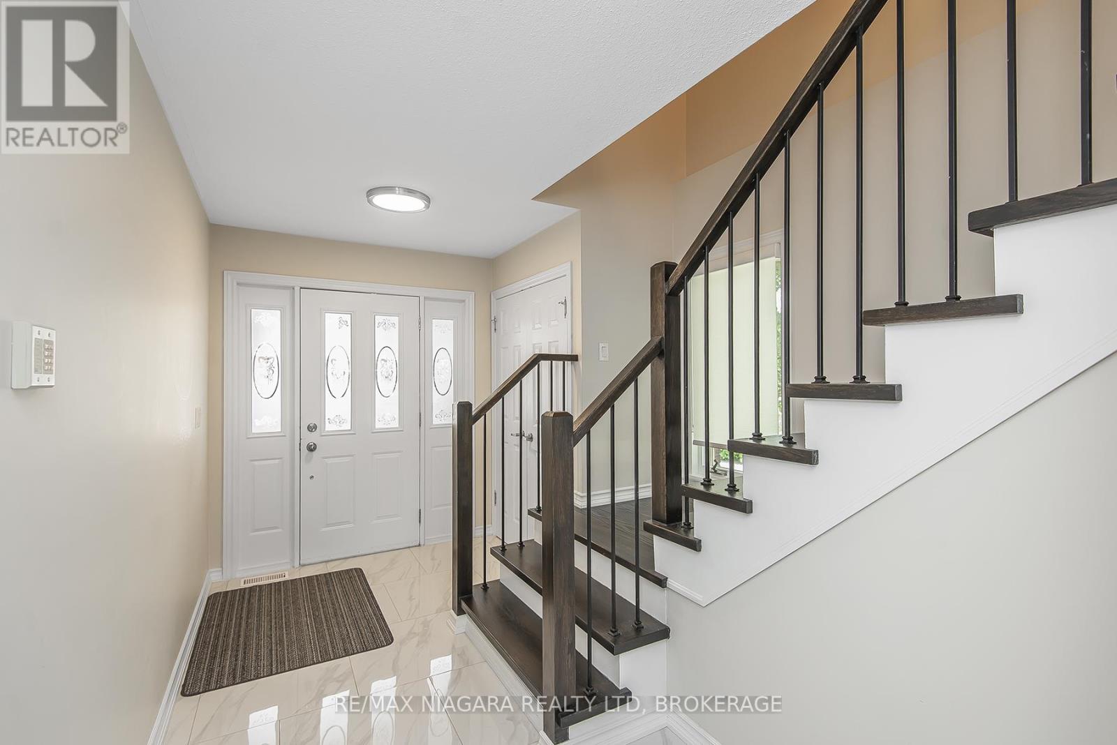 1 - 1616 Pelham Street, Pelham (Fonthill), Ontario  L0S 1E5 - Photo 9 - X12153156