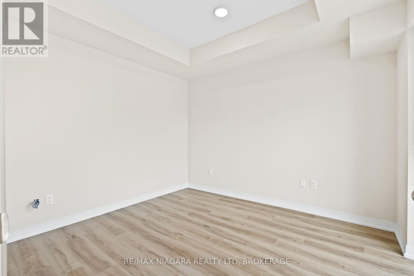 204 - 50 Herrick Avenue, St. Catharines (Oakdale), Ontario  L2P 0G3 - Photo 12 - X12153240