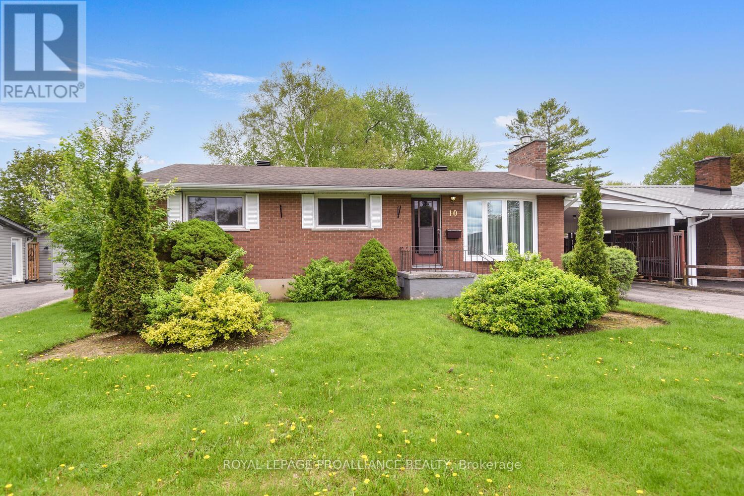 Property at 10 PEDEN BOULEVARD image 2
