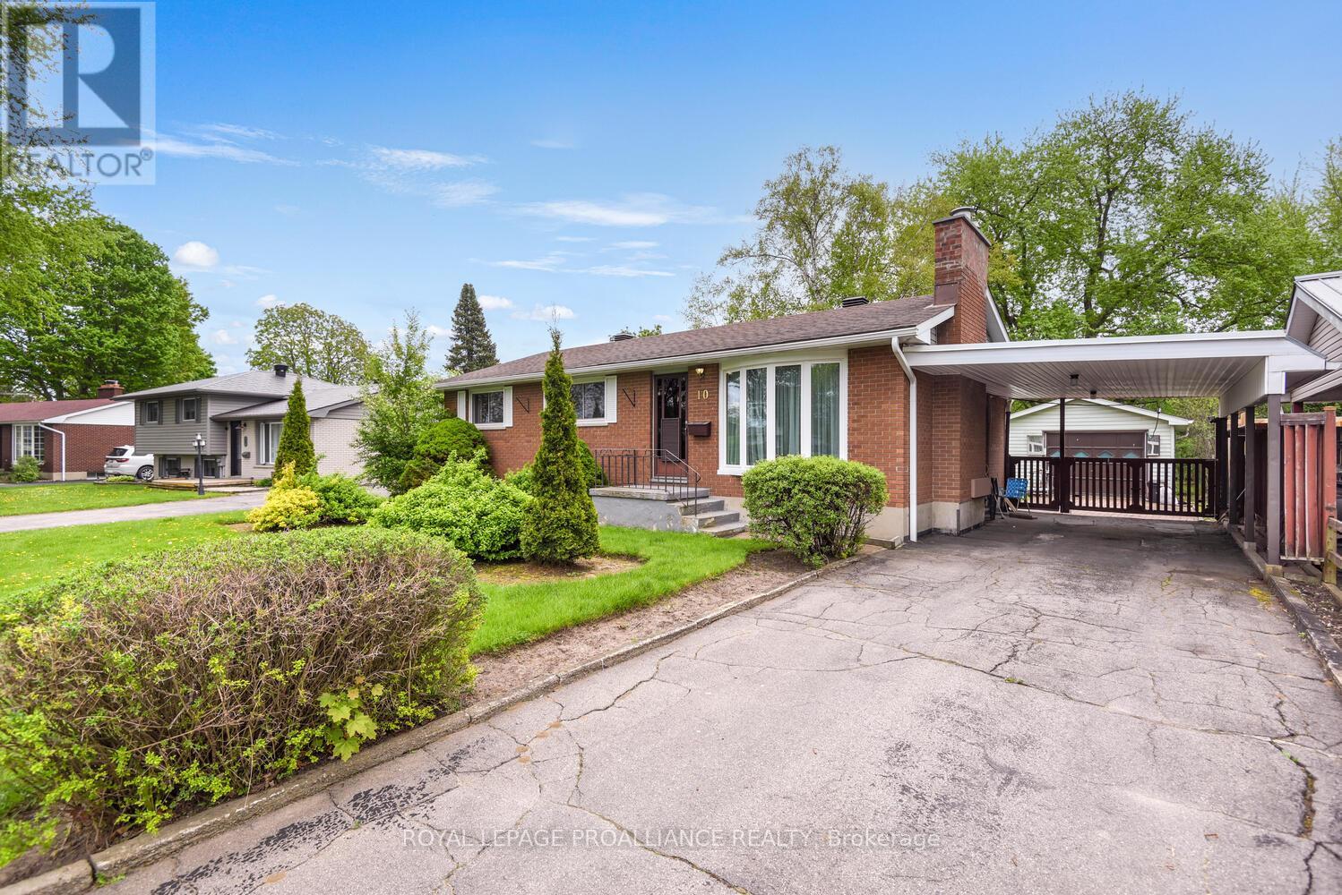 Property at 10 PEDEN BOULEVARD image 3