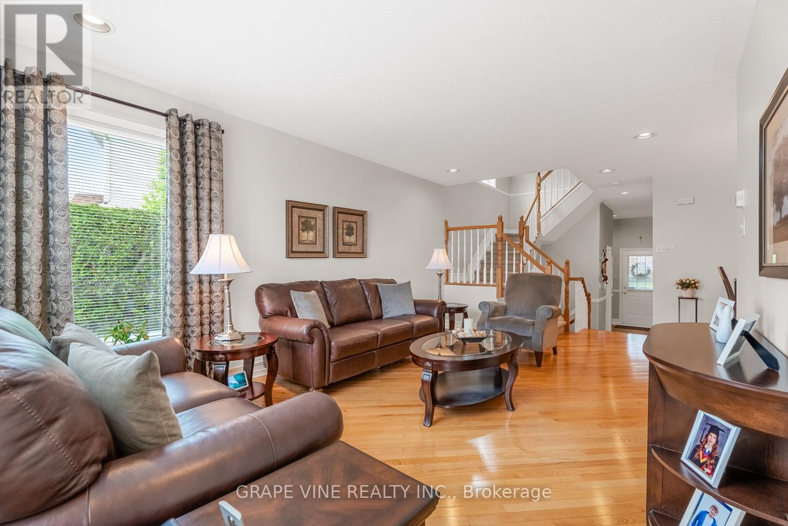 616 Casabella Drive, Ottawa, Ontario  K4A 4G1 - Photo 12 - X12153070