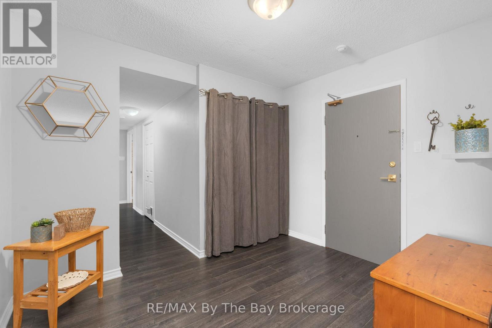 307 - 25 Meadow Lane, Barrie, Ontario  L4N 7K2 - Photo 5 - S12153163