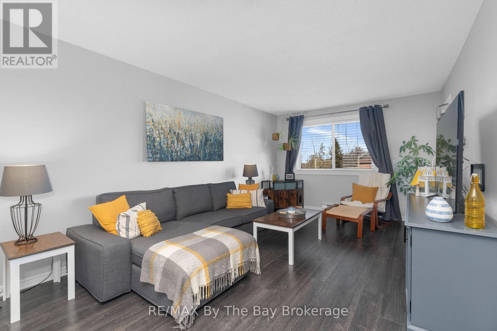 307 - 25 Meadow Lane, Barrie, Ontario  L4N 7K2 - Photo 6 - S12153163