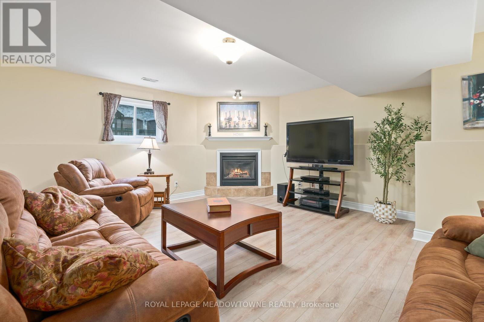825 Eastdale Drive, Wasaga Beach, Ontario  L9Z 2R5 - Photo 25 - S12152553