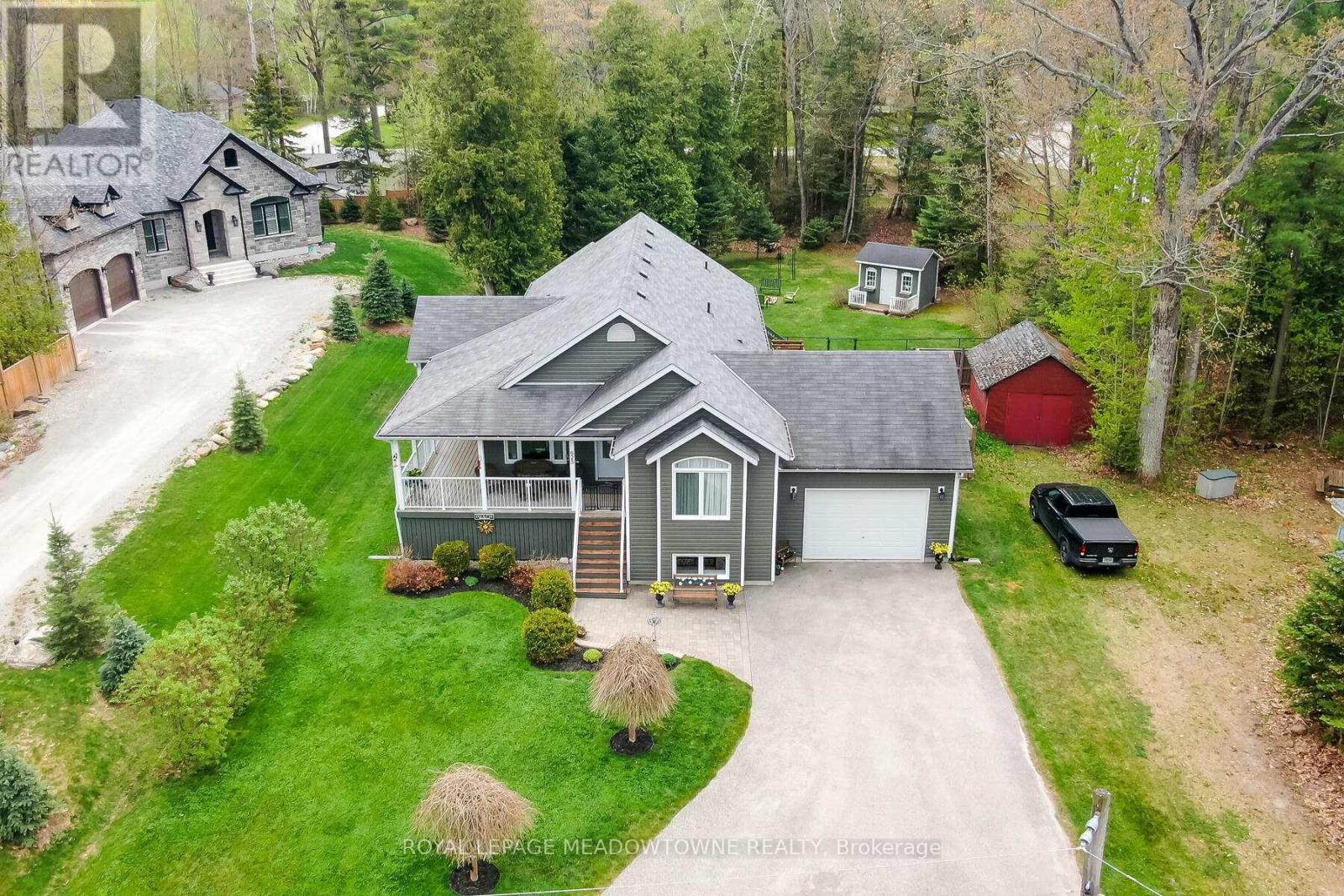 825 Eastdale Drive, Wasaga Beach, Ontario  L9Z 2R5 - Photo 2 - S12152553