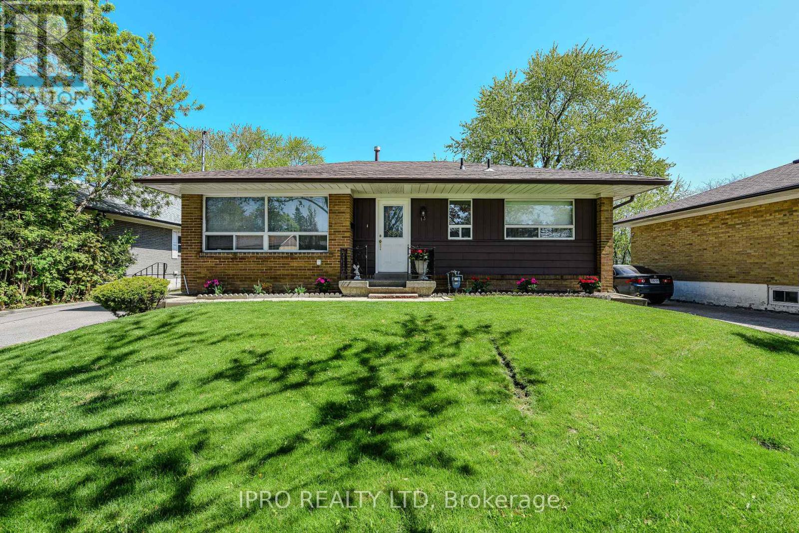 13 MORPETH ROAD, Brampton, Ontario