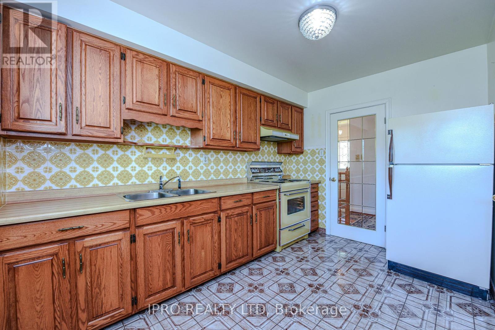 13 Morpeth Road, Brampton, Ontario  L6W 2Z3 - Photo 14 - W12149464