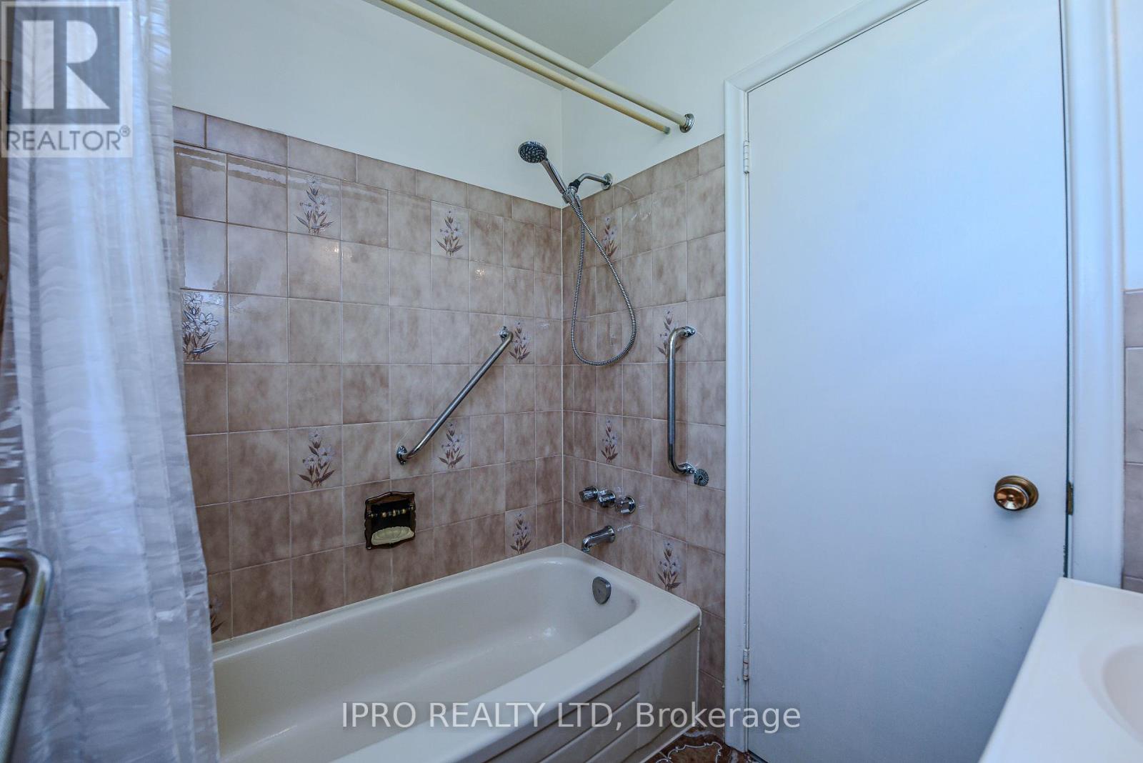 13 Morpeth Road, Brampton, Ontario  L6W 2Z3 - Photo 21 - W12149464
